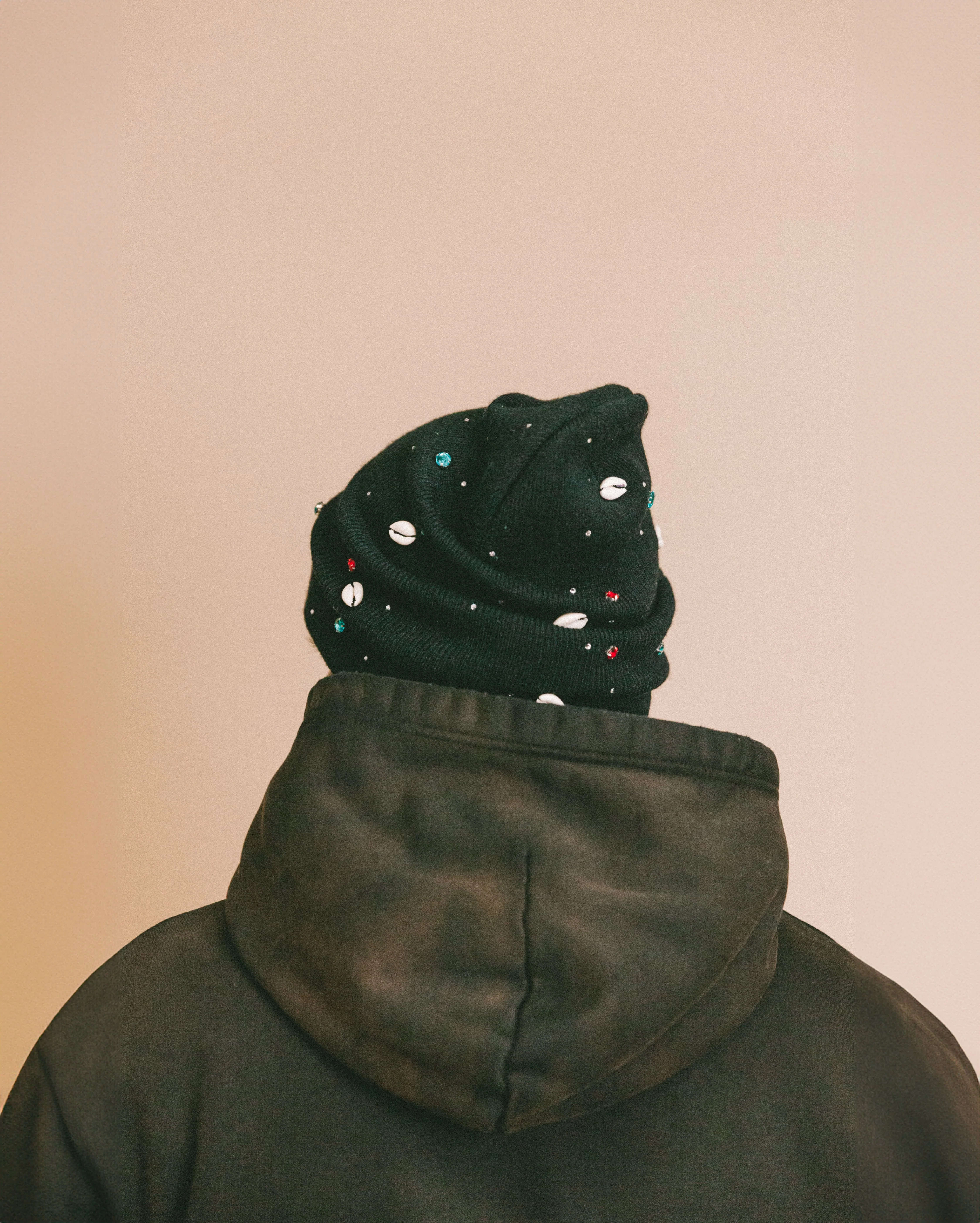Barriers x L.A.B. Cowrie Shell Beanie - Image 3